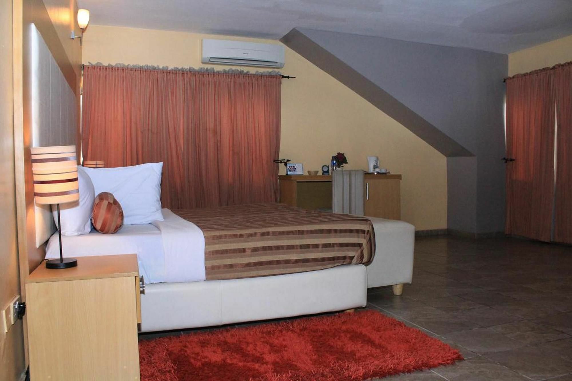 Chateux De Atlantique Hotel Aliayabiagba Exteriér fotografie